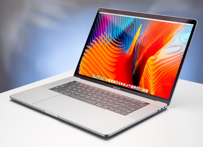MacBook Pro M5 — vista 2